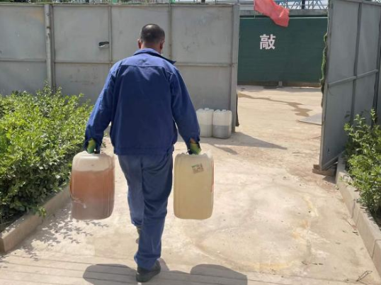 6776永利集团城东污水处理公司扎实推进危险废物规范化处置(图3) 6776永利集团城东污水处理公司扎实推进危险废物规范化处置(图3)