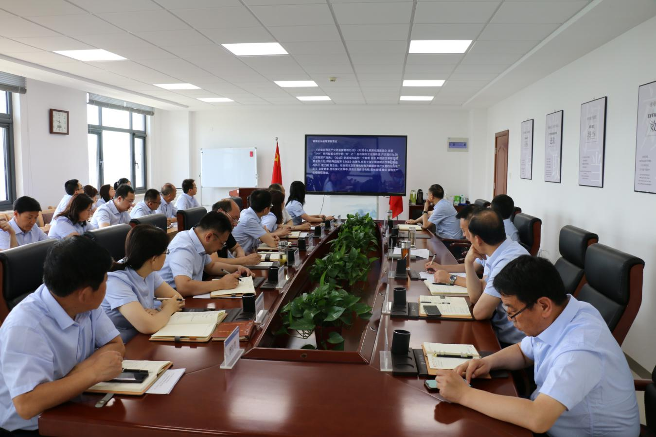 6776永利集团召开党委理论中心组集体学习研讨会议(图2) 6776永利集团召开党委理论中心组集体学习研讨会议(图2)