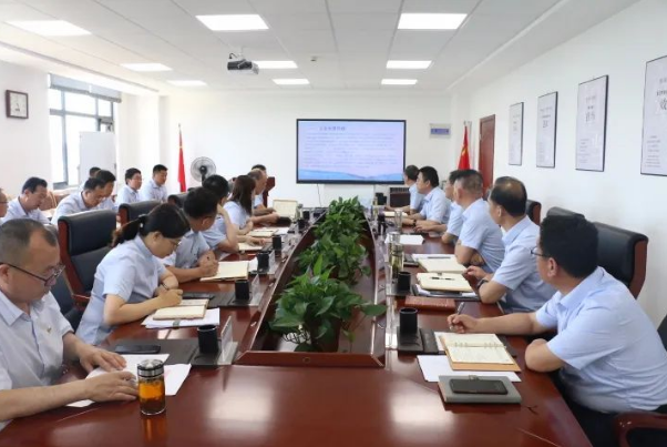 6776永利集团召开党委理论中心组集体学习会议(图2) 6776永利集团召开党委理论中心组集体学习会议(图2)